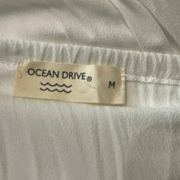 🌊 Ocean Drive Crocheted Designed Top - Picture 6 of 7